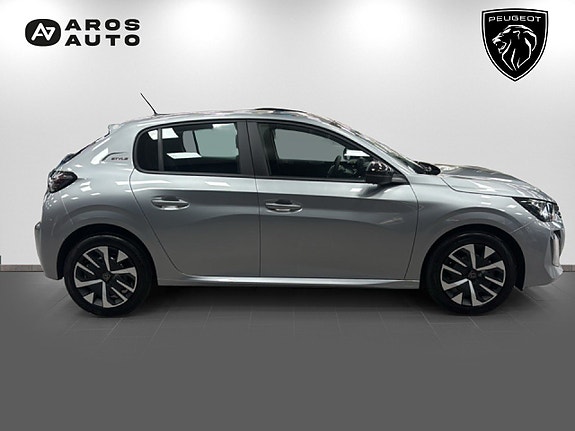 Peugeot 208 4 of 14
