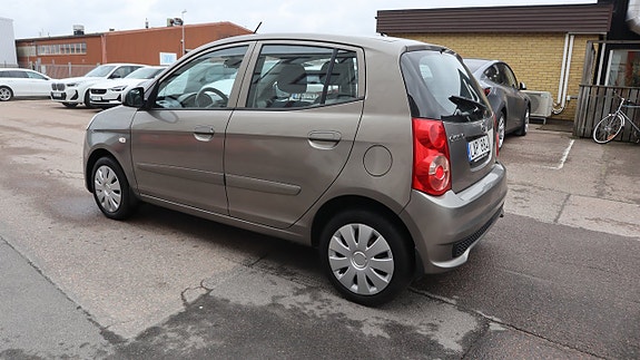 Kia Picanto 4 of 7