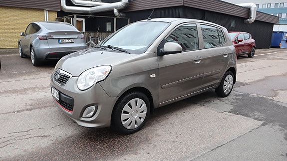 Kia Picanto 3 of 7