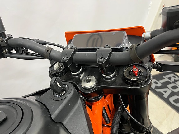 KTM 125 SMC R "Kampanj - omgående leverans" 4 of 4