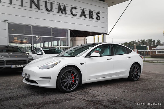 Tesla Model 3 5 of 5