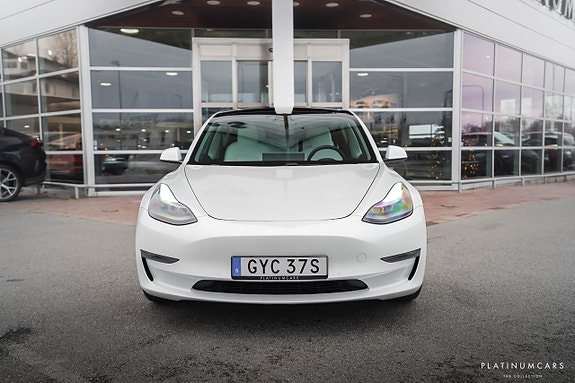 Tesla Model 3 3 of 5