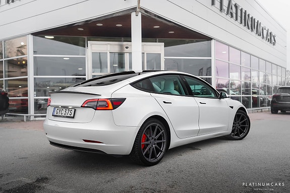 Tesla Model 3 2 of 5