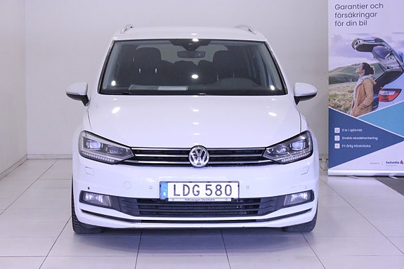 Volkswagen Touran 3 of 5