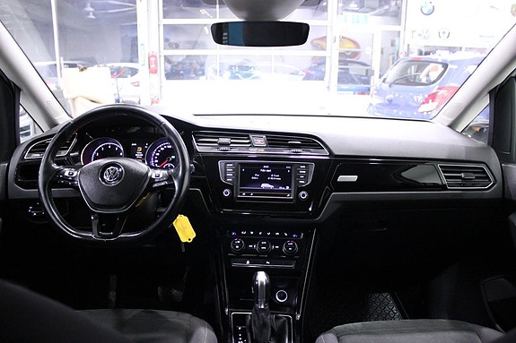 Volkswagen Touran 20 of 26
