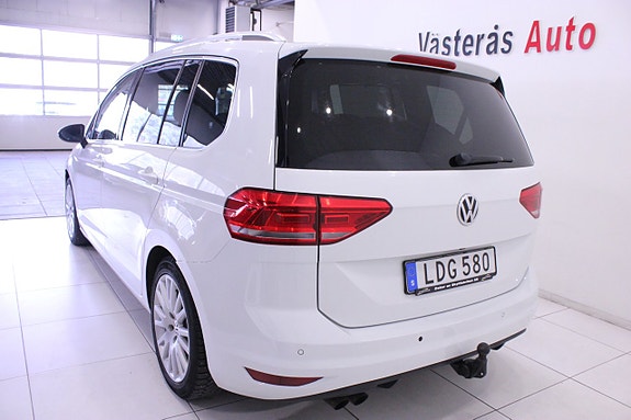 Volkswagen Touran 6 of 26