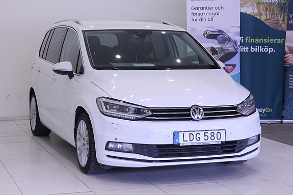 Volkswagen Touran 4 of 5