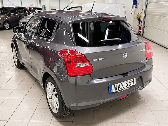 Suzuki Swift 2 of 5