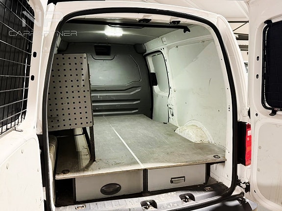 Volkswagen Caddy Maxi 13 of 24