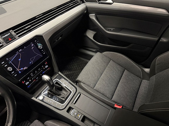 Volkswagen Passat 17 of 27