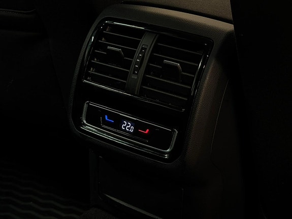 Volkswagen Passat 27 of 27