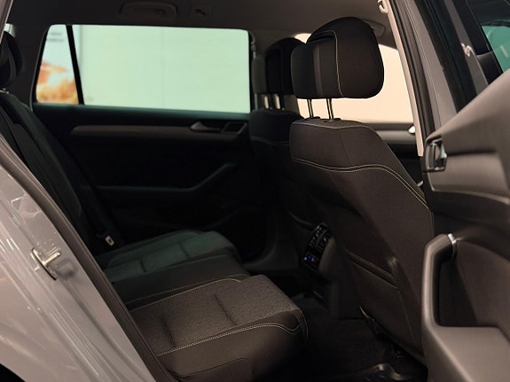 Volkswagen Passat 26 of 27