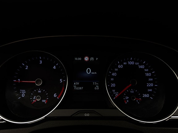 Volkswagen Passat 16 of 27