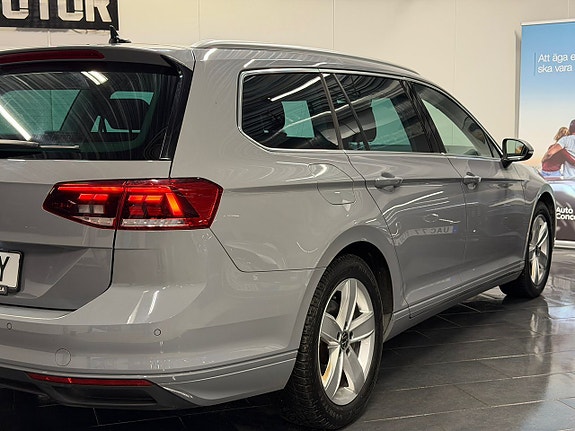 Volkswagen Passat 9 of 27
