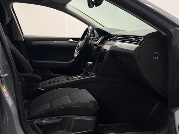 Volkswagen Passat 24 of 27