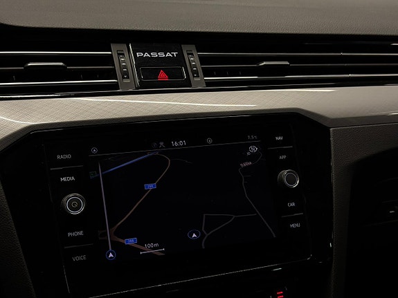 Volkswagen Passat 21 of 27