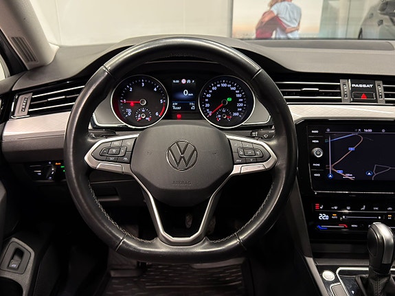 Volkswagen Passat 15 of 27
