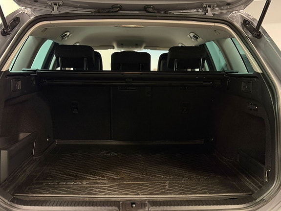 Volkswagen Passat 8 of 27