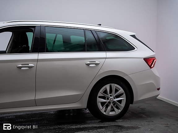Skoda Octavia 3 of 5