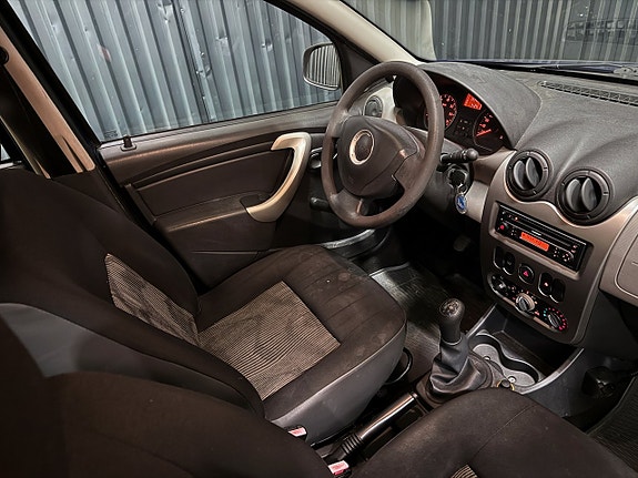 Dacia Sandero 22 of 22