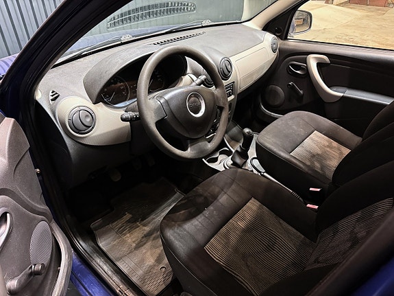 Dacia Sandero 16 of 22