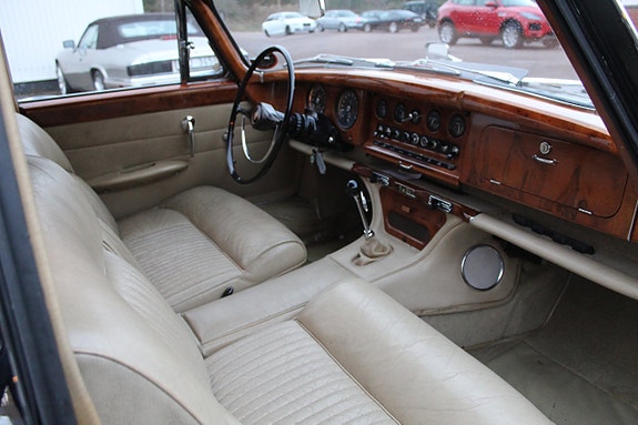 Jaguar Mark X 19 of 23