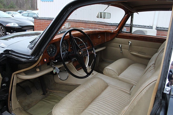 Jaguar Mark X 3 of 23