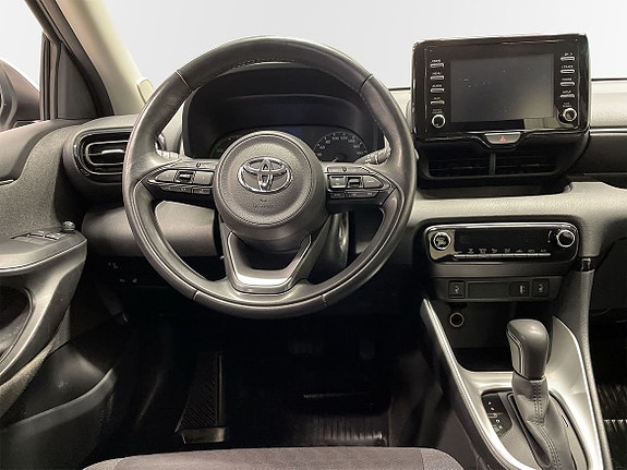 Toyota Yaris 9 of 11