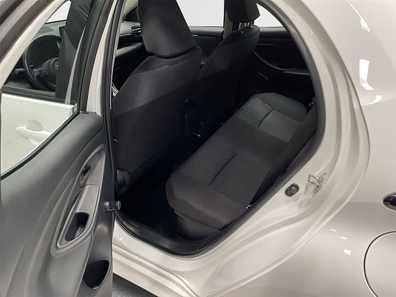 Toyota Yaris 11 of 11