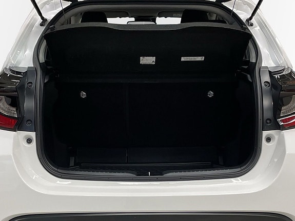 Toyota Yaris 7 of 11