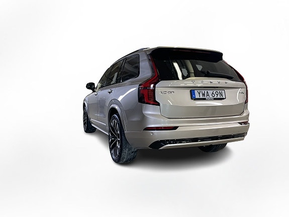 Volvo XC90 3 of 5