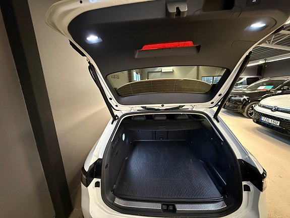 Volkswagen Passat 9 of 11