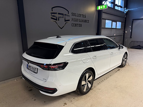 Volkswagen Passat 3 of 5