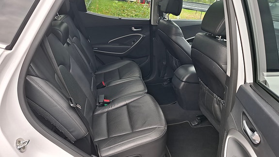 Hyundai Santa Fe 9 of 12