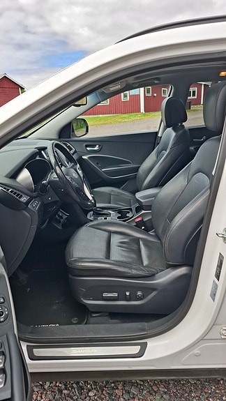 Hyundai Santa Fe 7 of 12