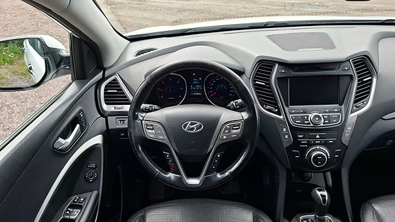 Hyundai Santa Fe 5 of 12