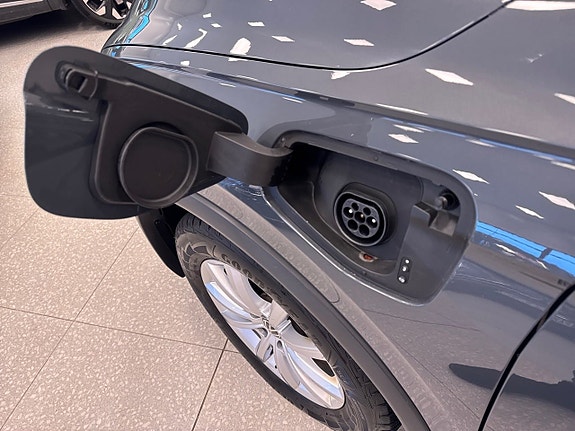Volkswagen Tiguan 16 of 25