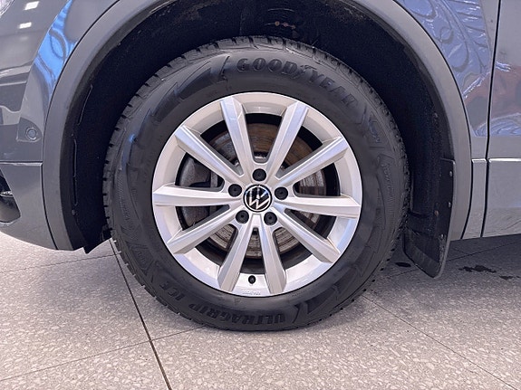 Volkswagen Tiguan 15 of 25