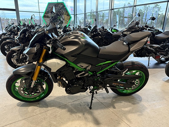 Kawasaki Z900 SE - Köp Online 14 of 14