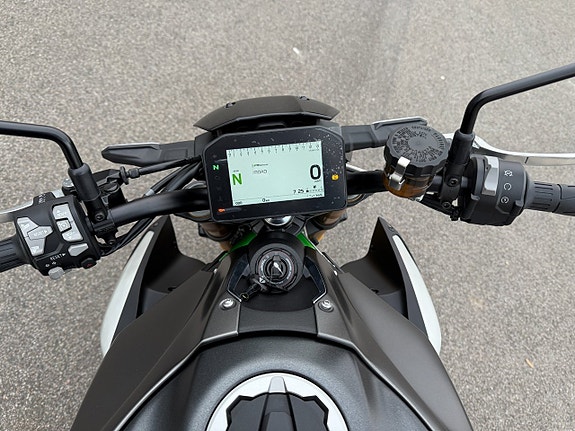 Kawasaki Z900 SE - Köp Online 13 of 14