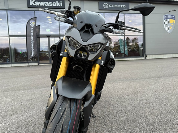 Kawasaki Z900 SE - Köp Online 7 of 14