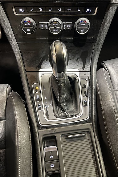 Volkswagen Golf I 13 of 26