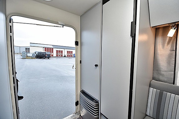 Knaus 480 QL Sport & Fun Black Selection, Dubbelbädd 11 of 27