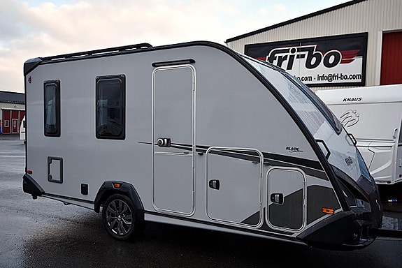 Knaus 480 QL Sport & Fun Black Selection, Dubbelbädd 2 of 27
