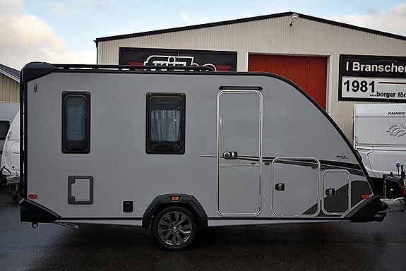 Knaus 480 QL Sport & Fun Black Selection, Dubbelbädd 3 of 27
