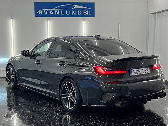 BMW 330i 5 of 5