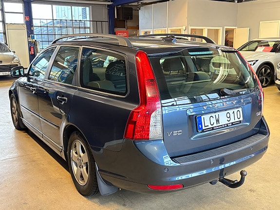Volvo V50 2 of 5
