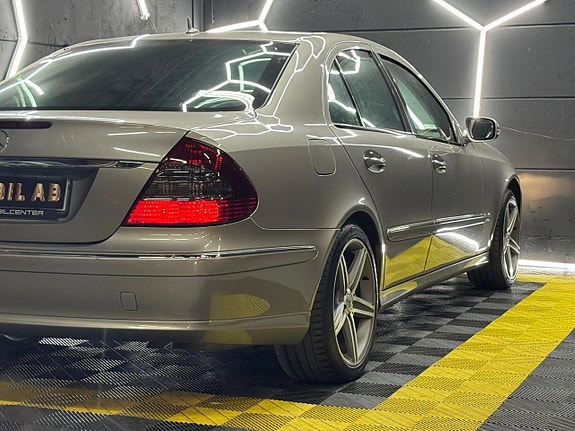 Mercedes-Benz E280 7 of 28