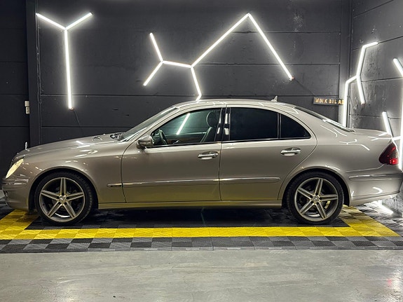 Mercedes-Benz E280 4 of 28
