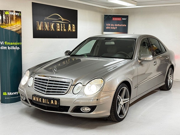 Mercedes-Benz E280 3 of 30